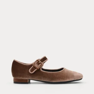 MERCEDITA PLANA DE TERCIOPELO TAUPE CON HEBILLA
