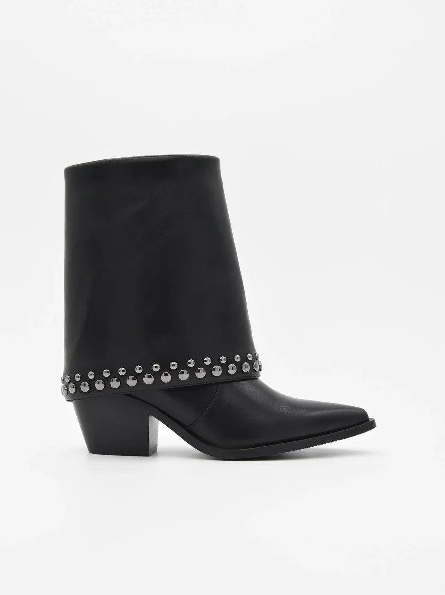 BOTÍN NEGRO CON POLAINA Y TACHAS - Imagen 2