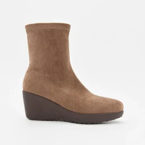 BOTÍN TAUPE CON CUÑA DE ROSA AMADA
