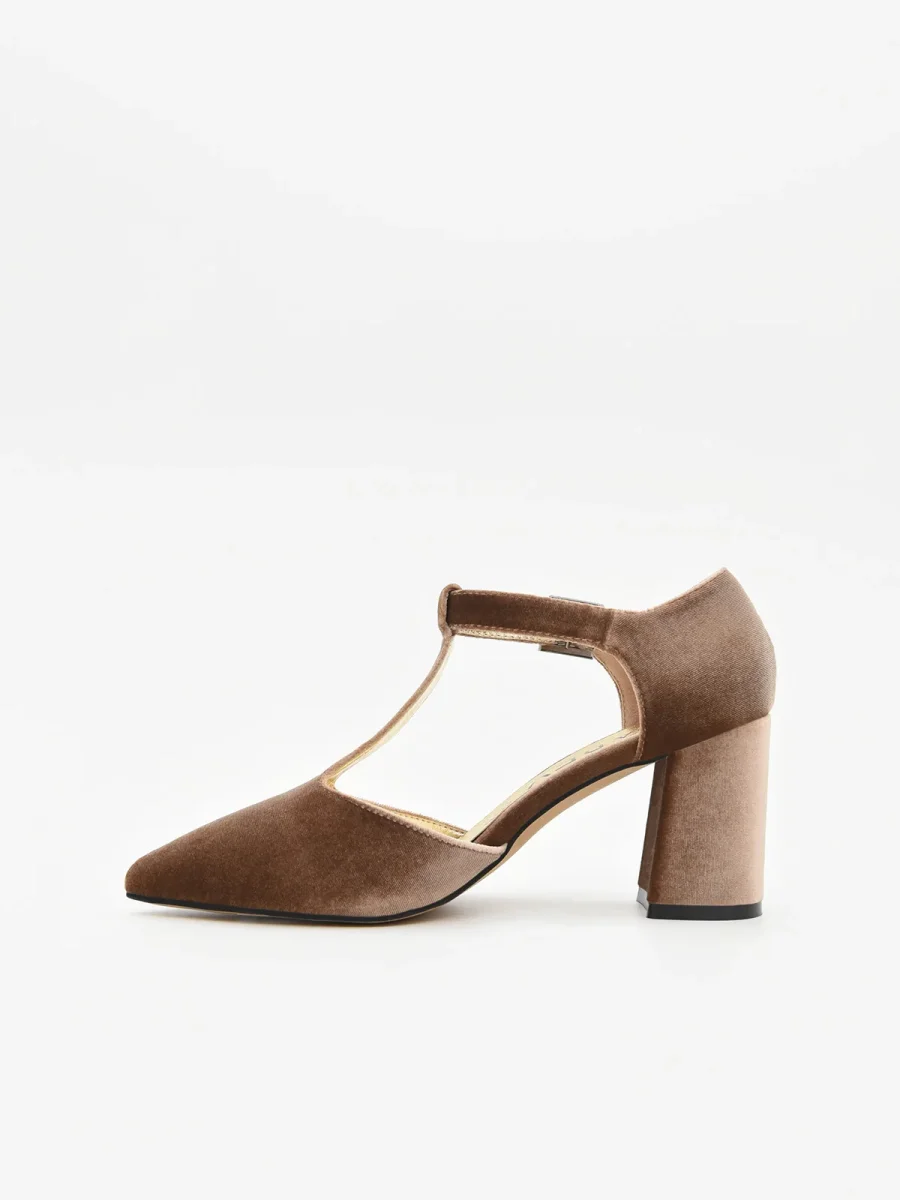 Zapato Elegante de Terciopelo Taupe con tira en el empeine - Imagen 5