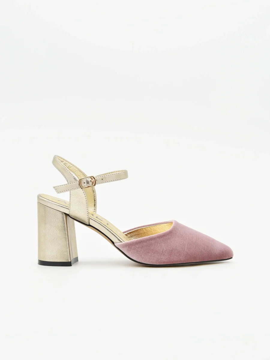 Zapato de Terciopelo Rosa con Tacón Dorado y correa - Imagen 2