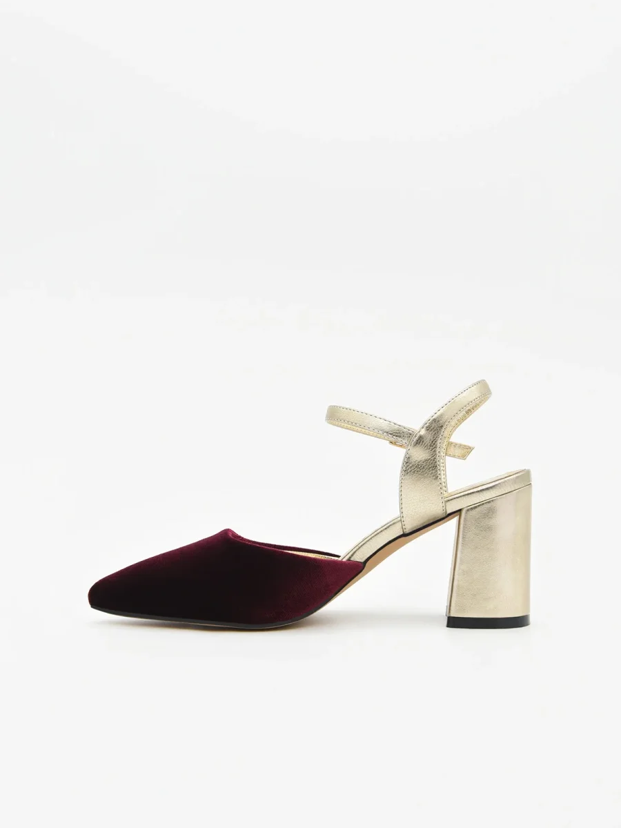 Zapato de Terciopelo Burdeos con Tacón Dorado y correa - Imagen 5
