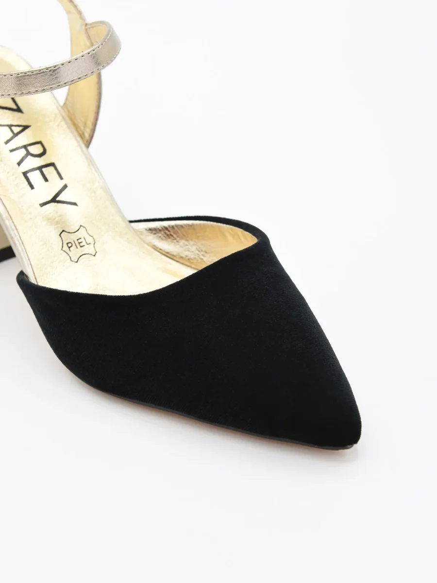 Zapato de Terciopelo Negro con Tacón Dorado y correa - Imagen 7
