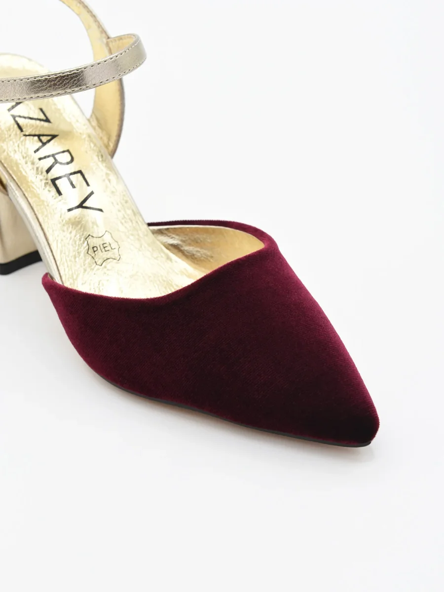 Zapato de Terciopelo Burdeos con Tacón Dorado y correa - Imagen 7