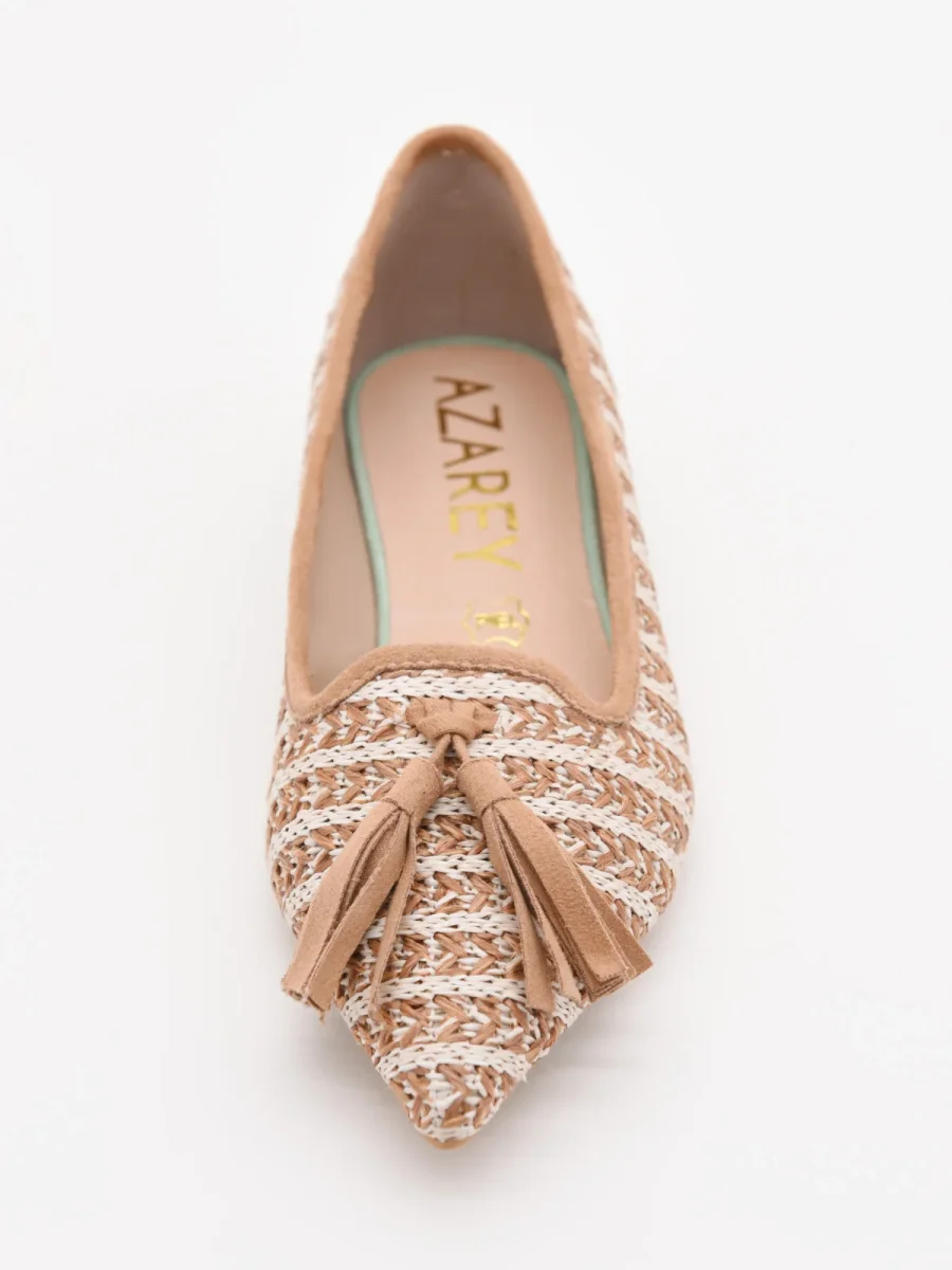 Mocasines con borlas taupe y tacón verde - Imagen 7