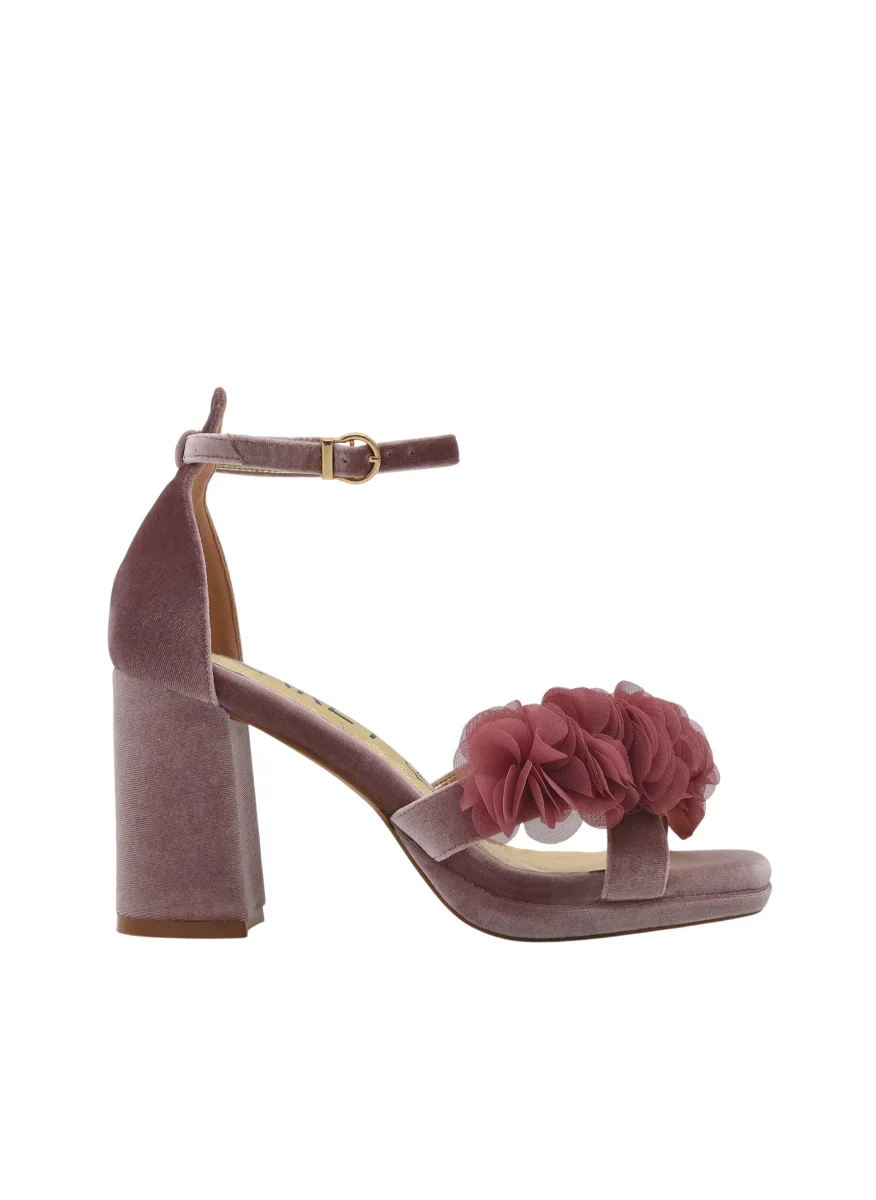 SANDALIAS CON PLATAFORMA EN TERCIOPELO ROSA CON FLORES Y TACÓN ANCHO - Imagen 4
