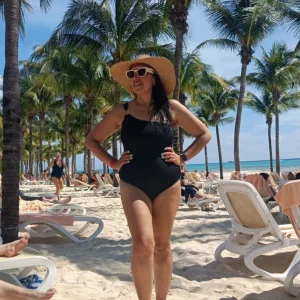 Traje de baño kaway asimétrico hebilla dorada negro