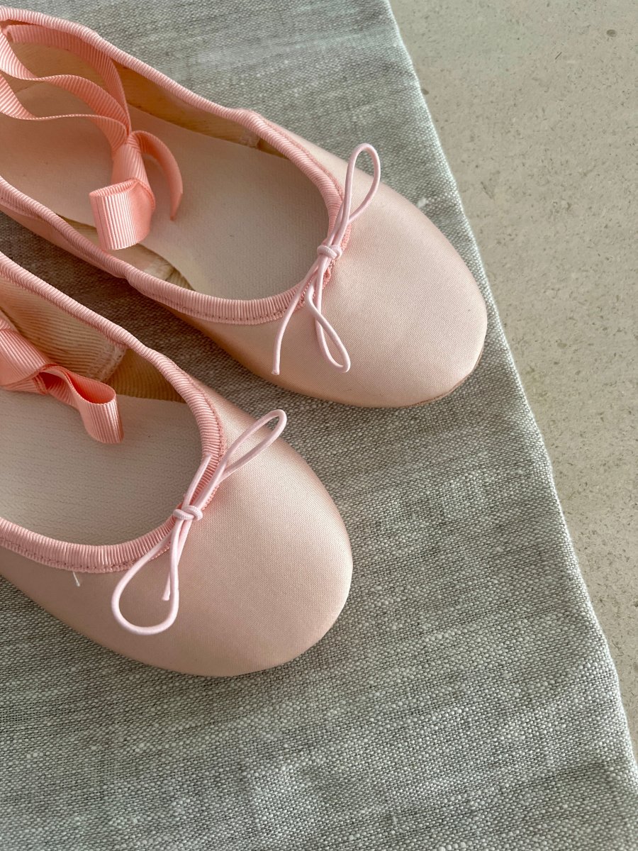Bailarina Miranda - Ballet Raso Rosa con Cintas - Imagen 6