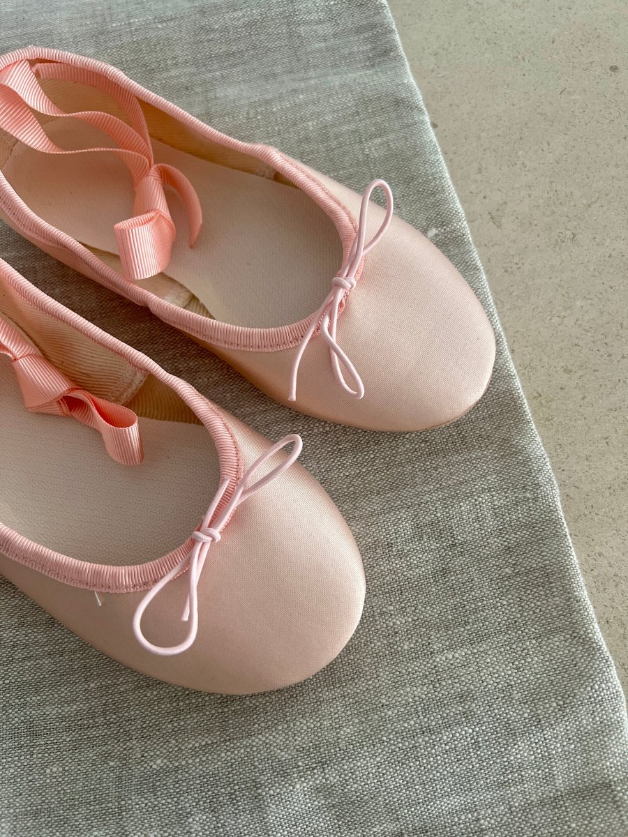 Bailarina Miranda - Ballet Raso Rosa con Cintas - Imagen 7