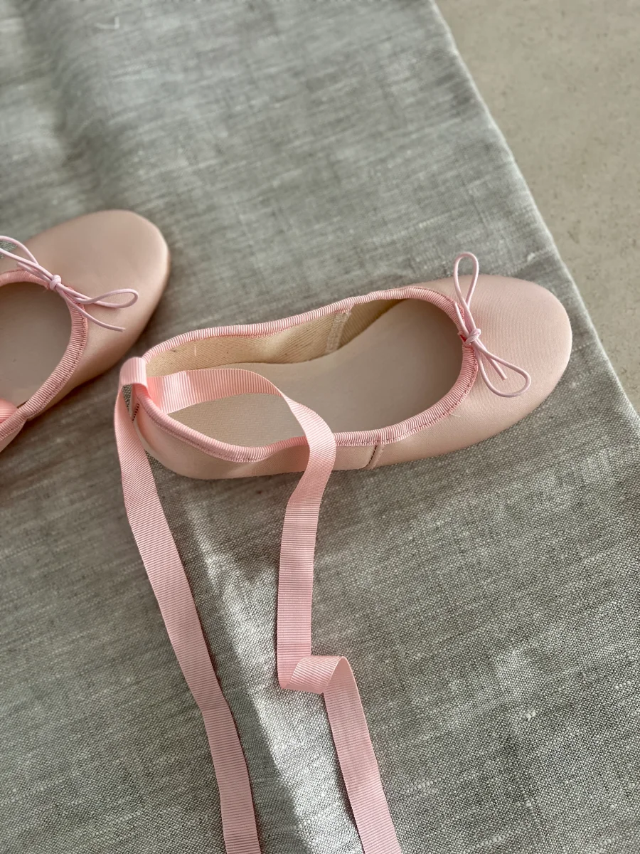 Bailarina Miranda - Ballet Raso Rosa con Cintas - Imagen 5
