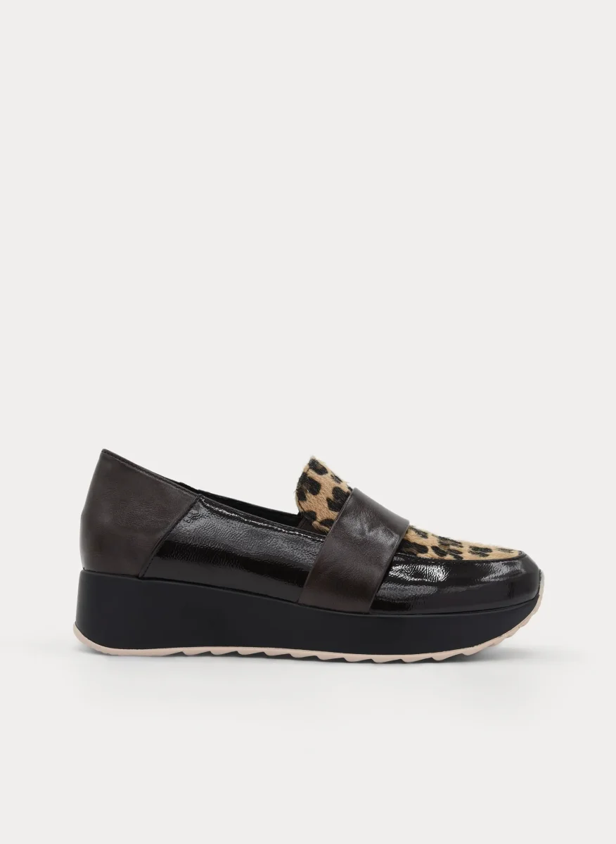 MOCASÍN MARRÓN LEOPARDO CUÑA CONFORT