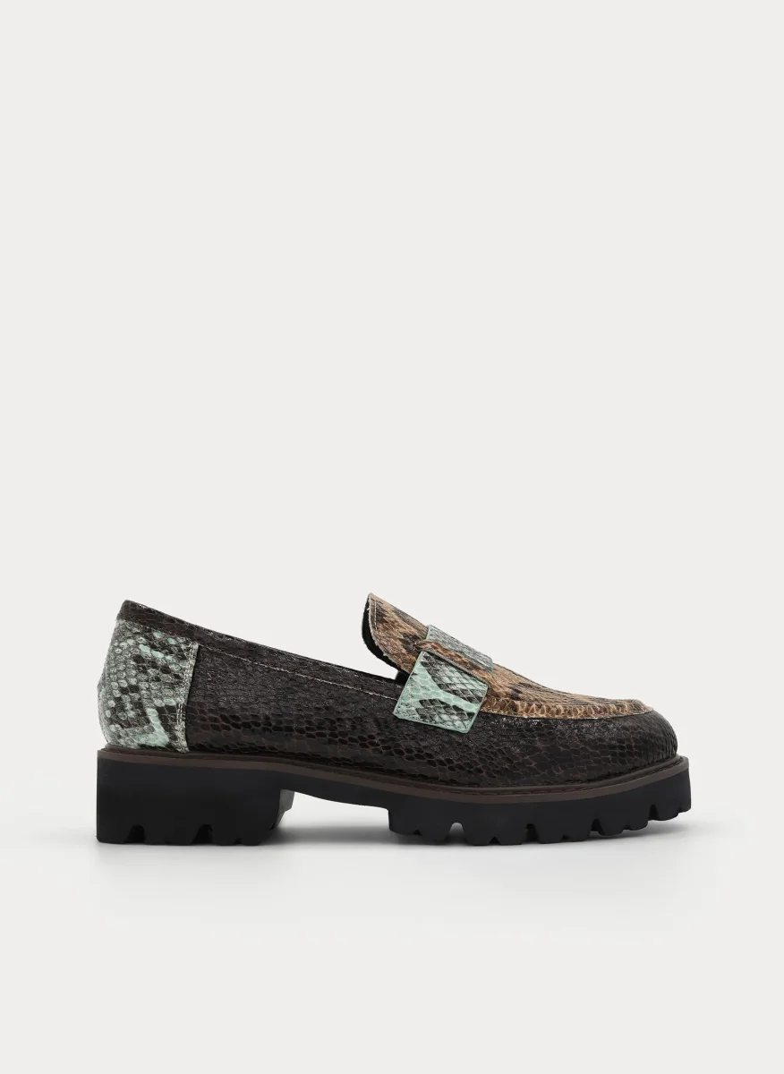 MOCASÍN TAUPE MARRÓN ANIMAL PRINT SUELA TRACK