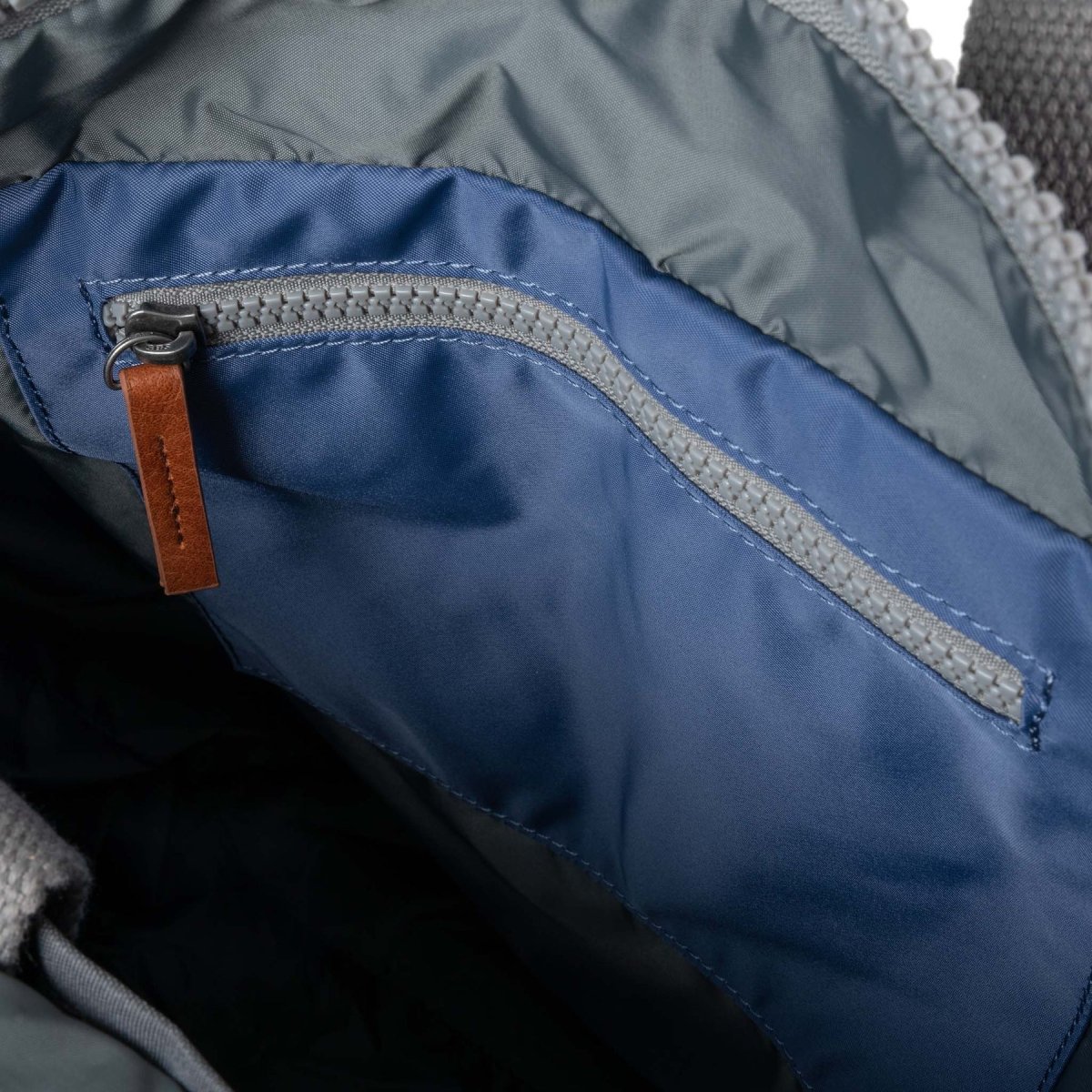 Mochila Roka London Canfield B - Burnt Blue - Mediana - Imagen 7