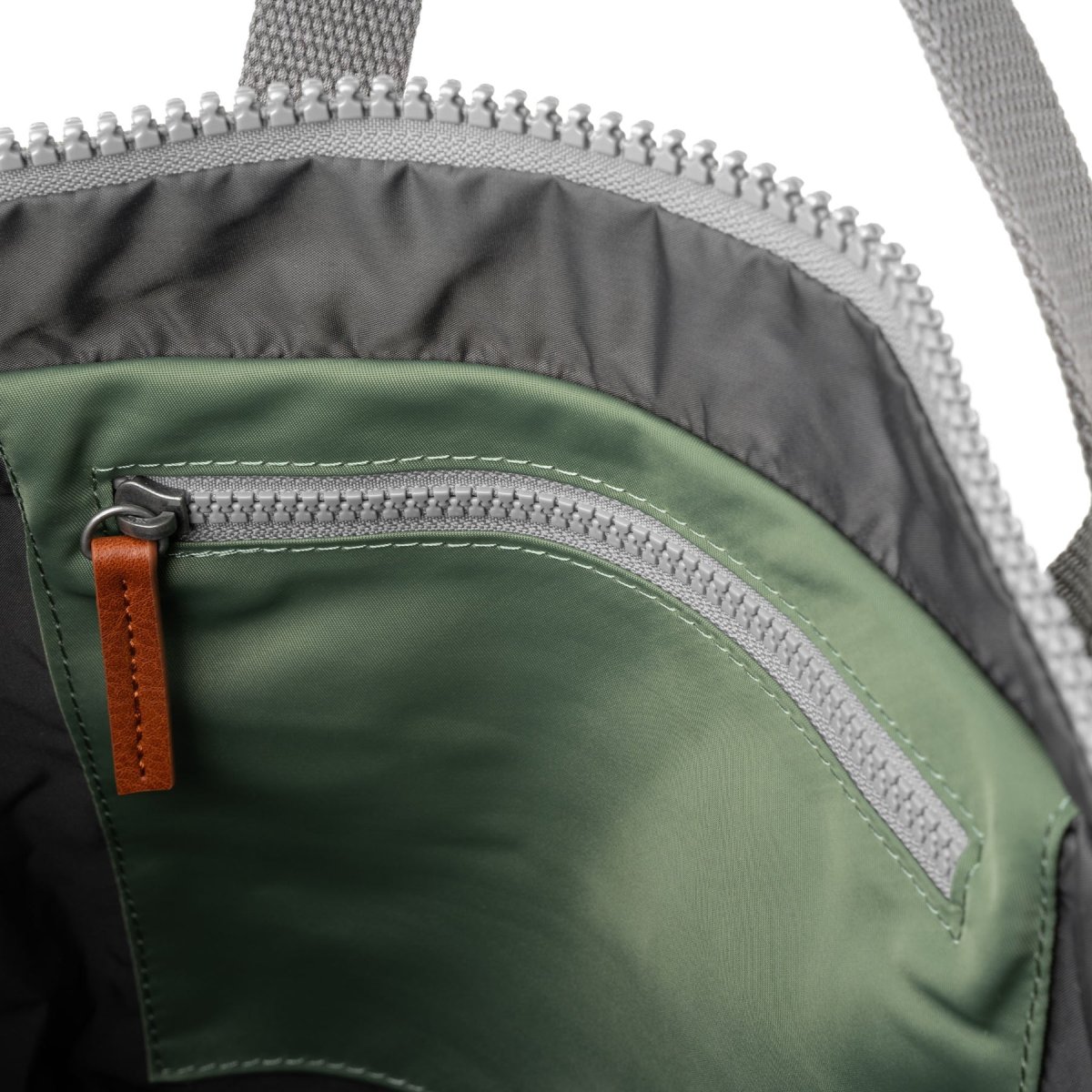 Mochila Roka London Canfield B - Granite - Mediana - Imagen 8
