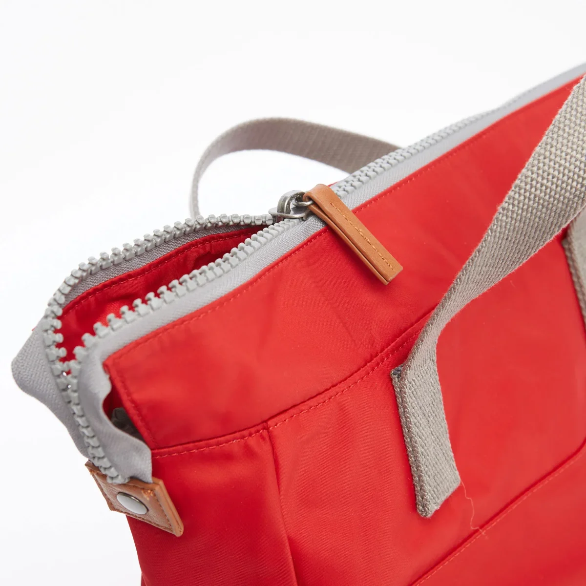 Mochila Roka London Bantry B - CRANBERRY - Mediana - 14l - Imagen 5