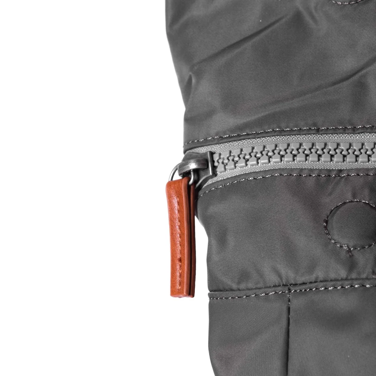 Mochila Roka London Canfield B - Graphite - Pequeña - Imagen 5