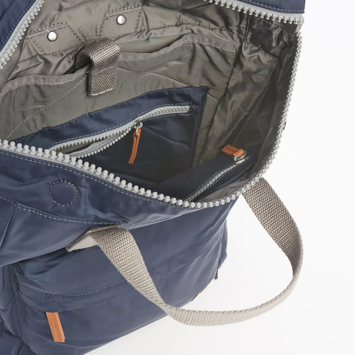 Mochila Roka London Canfield B - Midnight - Mediana - Imagen 5