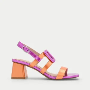 SANDALIA FUCSIA METALIZADA DE TACÓN ANCHO