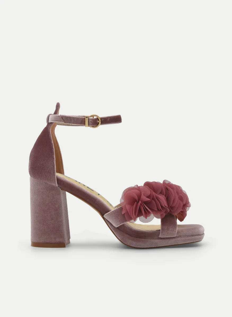 SANDALIAS CON PLATAFORMA EN TERCIOPELO ROSA CON FLORES Y TACÓN ANCHO