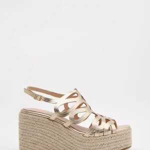 Sandalias doradas de cuña con tiras metalizadas