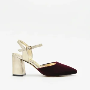 Zapato de Terciopelo Burdeos con Tacón Dorado y correa