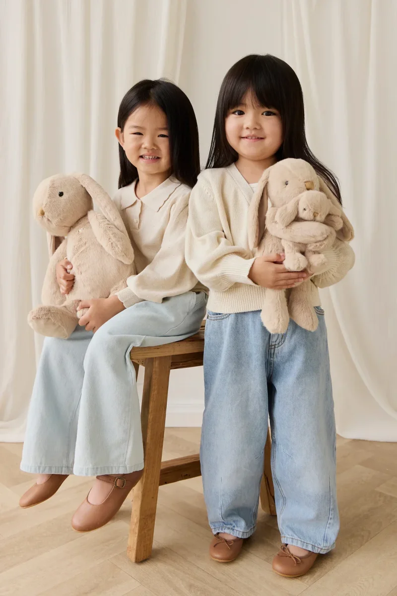 Frankie the Hugging Bunny - Caramel - Imagen 5