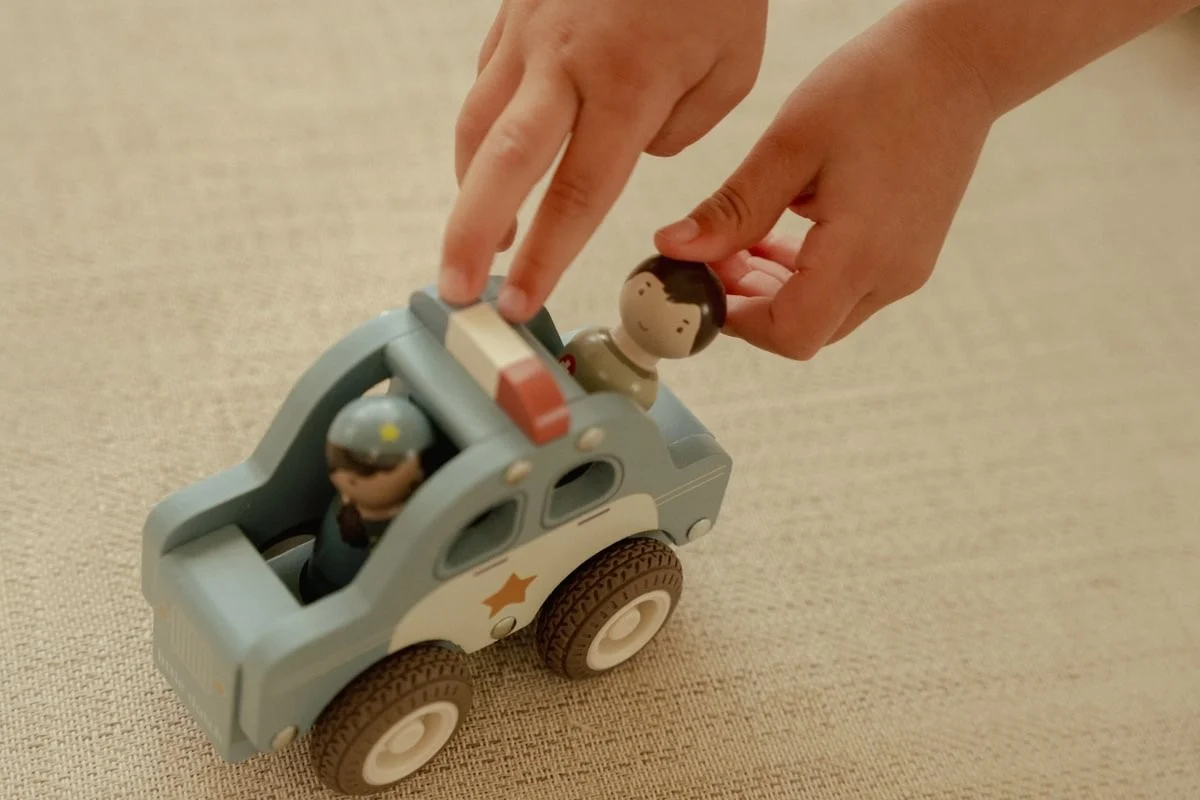 Coche de Policía de Madera - Imagen 5