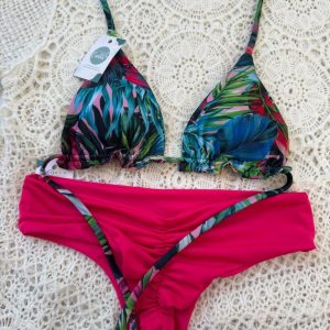 Conjunto Ibiza tanga fitness tiro normal hojas rosas y fucsia