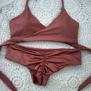 Conjunto gaviota tanga fitness cobre