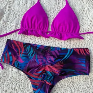 Conjunto ibiza magenta tanga fitness tiro medio hojas moradas