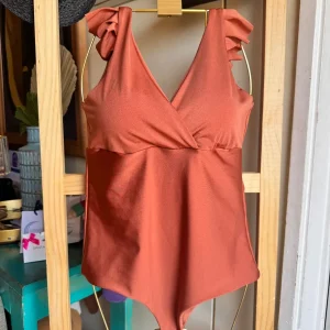 Traje de baño Margaret cobre destellante