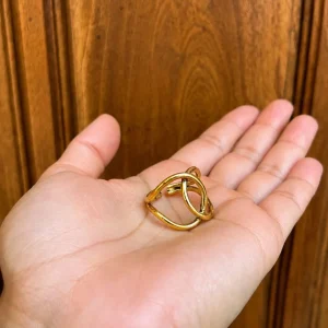 Anillo Amari