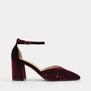 ZAPATOS DE SALÓN DE TERCIOPELO BURDEOS CON CORREA