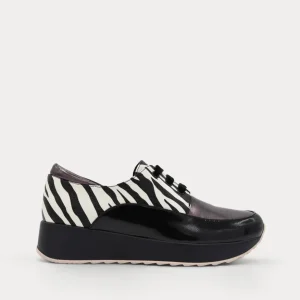 ZAPATO CUÑA NEGRO CEBRA CORDONES