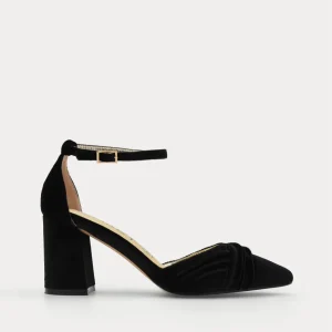 ZAPATOS DE SALÓN DE TERCIOPELO NEGRO CON CORREA AL TOBILLO