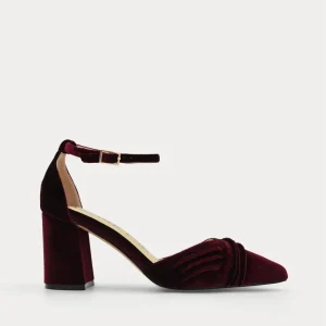 ZAPATOS DE SALÓN DE TERCIOPELO BURDEOS CON CORREA AL TOBILLO