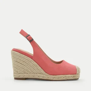 SANDALIA DE CUÑA CORAL CERRADA CON PLATAFORMA