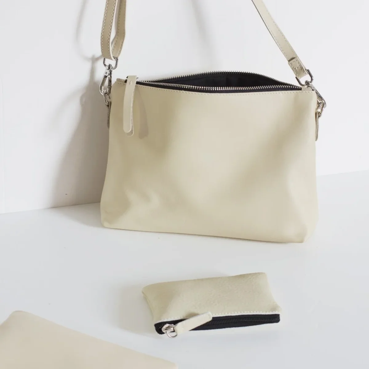 Pouch de cuero con asas crudo - Imagen 4