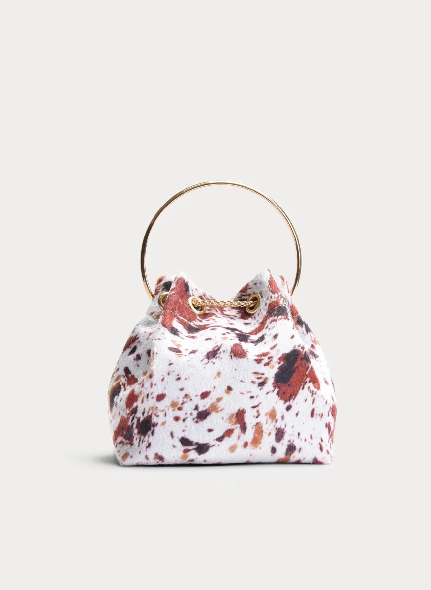 BOLSO BOMBONERA BLANCO VACA CON ASA ARO DORADA - Imagen 7