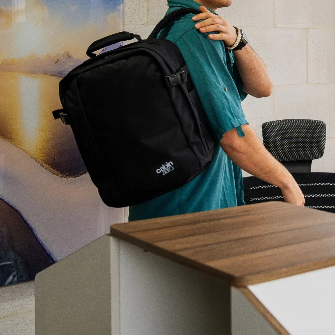 MOCHILA CABIN ZERO CLASSIC TECH - 28L ABSOLUTE BLACK - Imagen 9