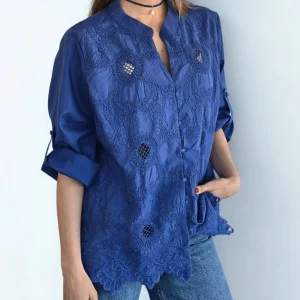 Blusa Bordada escote en V, color Azul