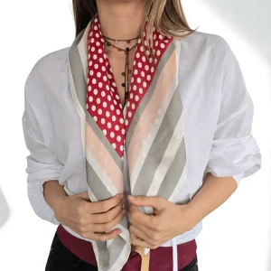 Pañuelo Estampado, con Lunares Guinda