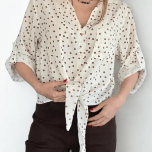 Blusa Lunares escote en V, fondo Beige con Camel