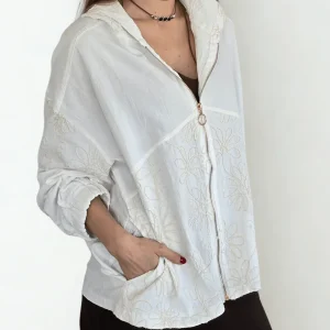 Chaqueta Bordada con Gorro, color Blanco